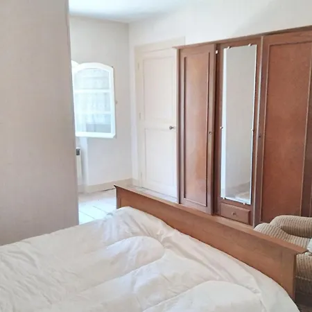 Maison spacieuse avec jardin à Lathus-Saint-Rémy, 160 m², barbecue *