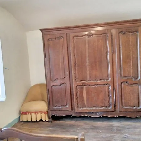 度假居 Maison spacieuse avec jardin à Lathus-Saint-Rémy, 160 m², barbecue Lathus-Saint-Remy