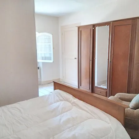 Maison Spacieuse Avec Jardin A Lathus-saint-remy, 160 M², Barbecue * Lathus-Saint-Remy