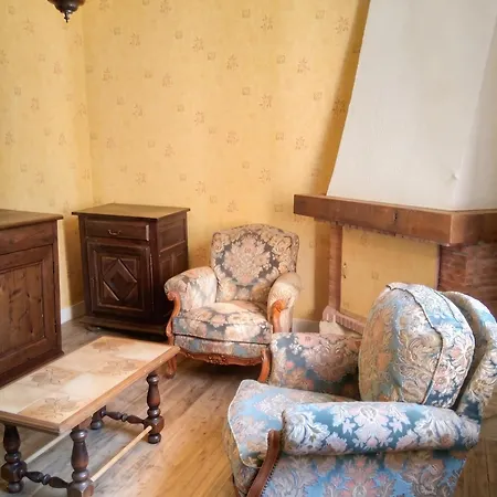 Maison Spacieuse Avec Jardin A Lathus-saint-remy, 160 M², Barbecue 度假居 *