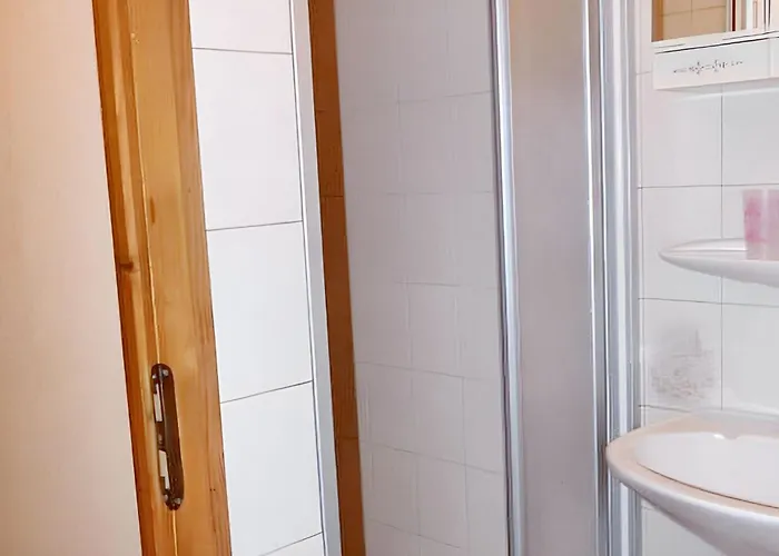 Maison Spacieuse Avec Jardin A Lathus-Saint-Remy, 160 M², Barbecue * Lathus-Saint-Remy